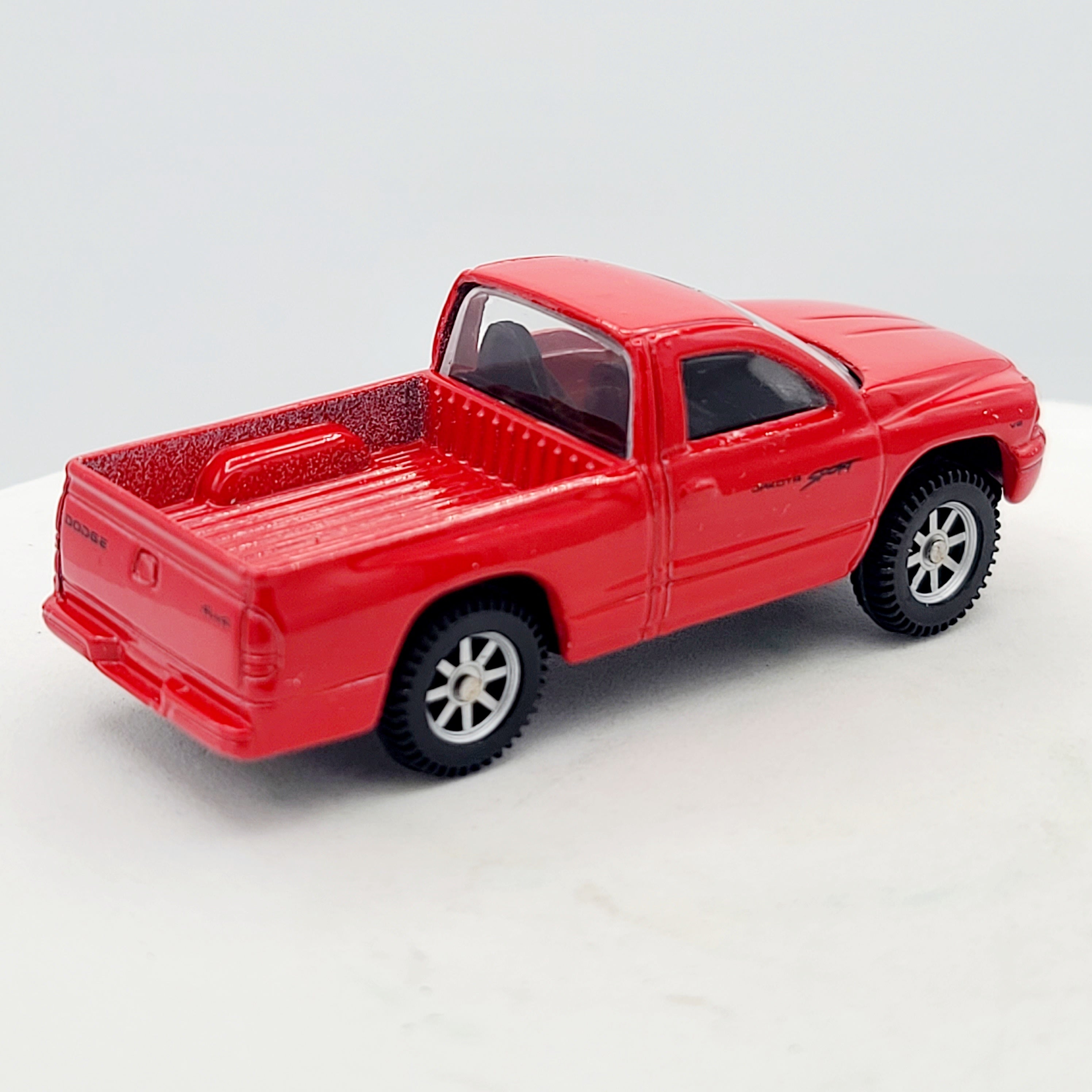 Maisto Dodge Dakota Sport Pickup Truck - Approx. 1:64, Red (Speed Wheels / Road & Track)
